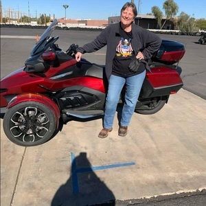 Meet your Posher, Carol